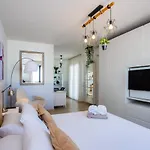 Villa Casa Maurizio - Heated Pool, Hot Tub & Hammam