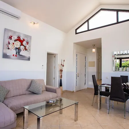 Вилла Casa Maurizio - Heated Pool, Hot Tub & Hammam